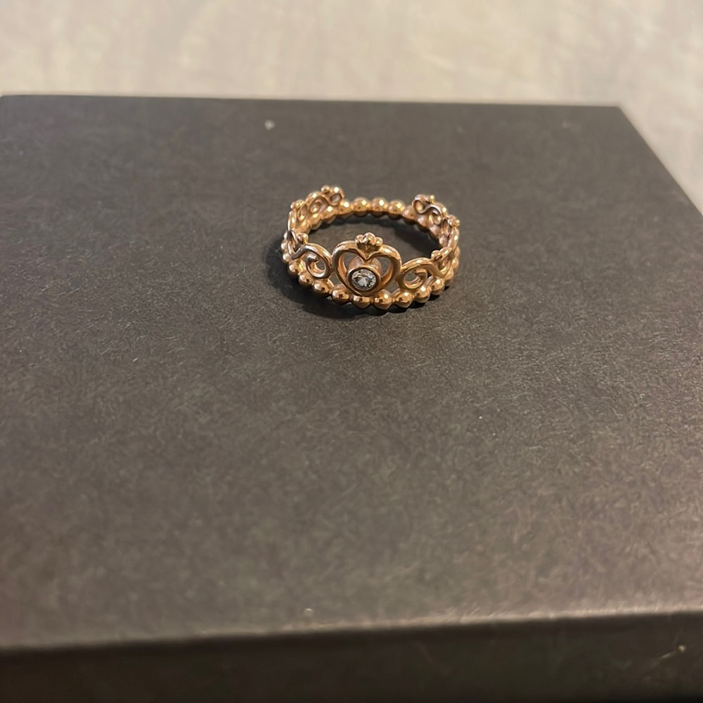 Pandora rose gold princess ring